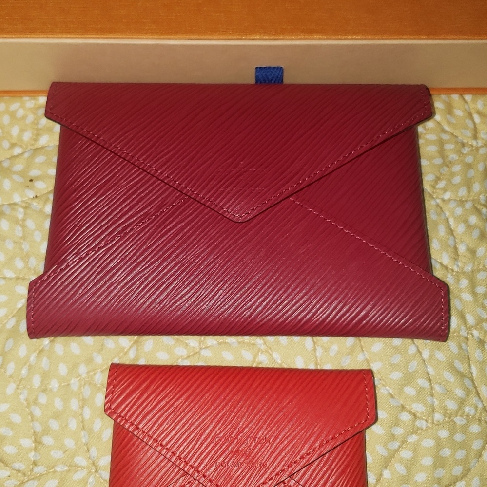 Authentic Louise Vuitton Kirigami in epi leather